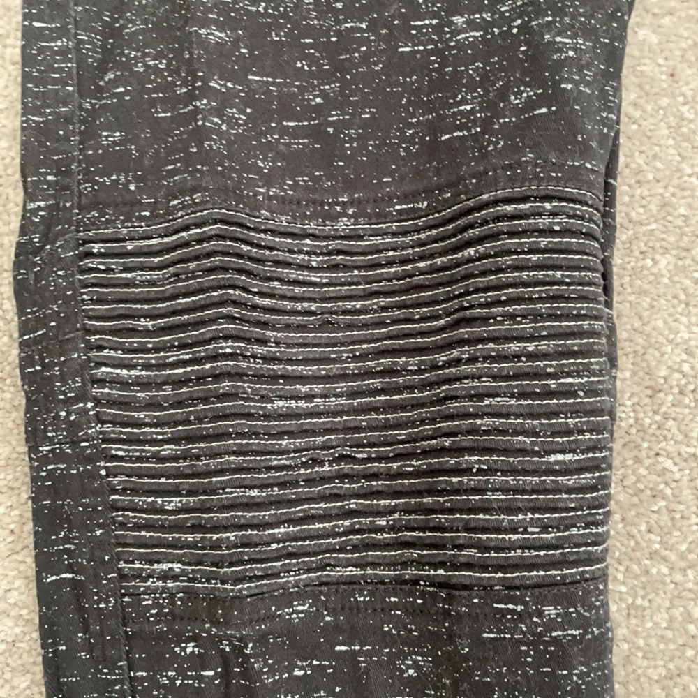 Joggers - Picture 2 of 4
